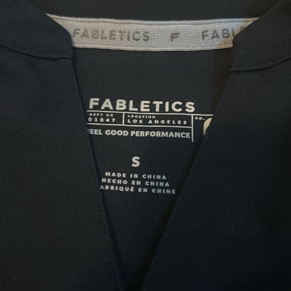 Fabletics Scrub Set - Picture 2 of 7
